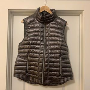 NWT ☃️ Calvin Klein Women’s Metallic Silver Grey Puffer Vest